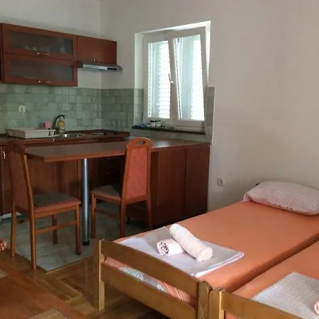 Apartmani Svit Pensión 3*