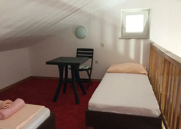 Gæstehus Apartmani Svit 3*